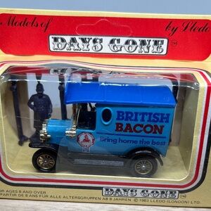Days Gone 'British Bacon' Blue Delivery Van Toy